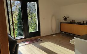 Appartement au calme, dans résidence sécurisée avec place de stationnement